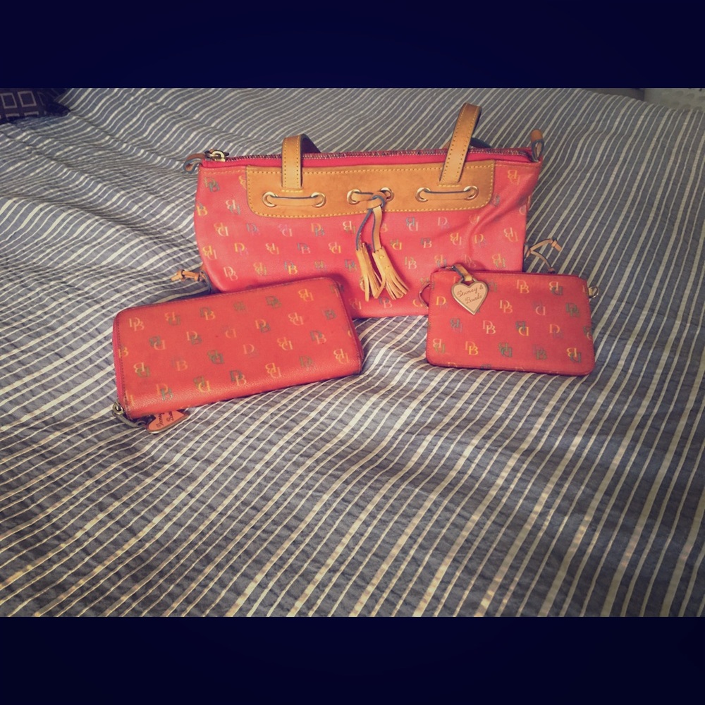 Dooney & Bourke SET